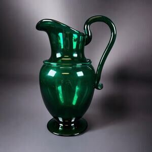 Fabulous Metropolitan Museum of Art Hand Blown Green emerald Glass Pitcher Vntg